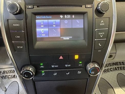 Used 2015 Toyota Camry LE FWD image 25