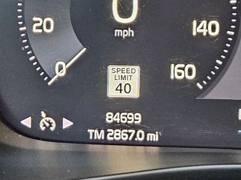 Used 2020 Volvo XC40 T5 Momentum AWD/4WD image 13