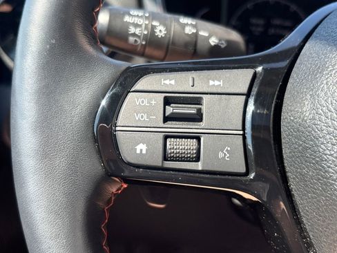 Used 2025 Honda Pilot TrailSport image 23