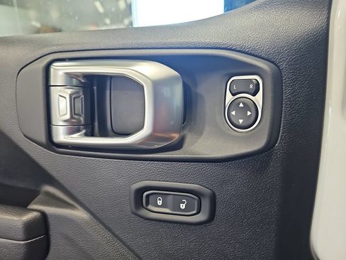Used 2023 Jeep Gladiator Sport AWD/4WD image 27