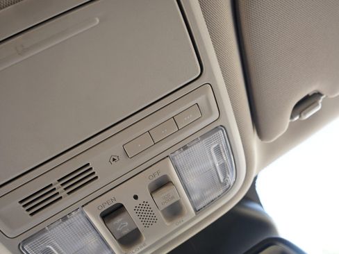 Used 2015 Honda Odyssey Touring Elite image 25