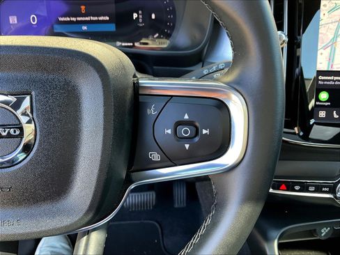 Used 2025 Volvo XC40 B5 Core AWD/4WD image 19