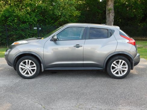 Used 2013 Nissan Juke SL AWD/4WD image 2