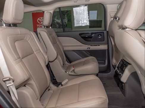 Used 2022 Lincoln Aviator Reserve w/ Elements Package Plus AWD/4WD image 25