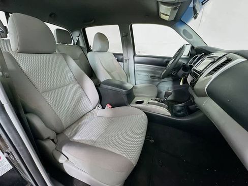 Used 2014 Toyota Tacoma PreRunner w/ SR5 Package RWD image 14