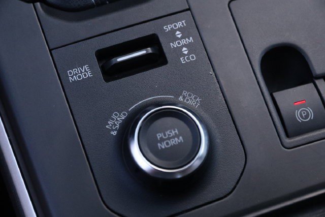 Used 2023 Toyota Highlander XSE AWD/4WD image 23