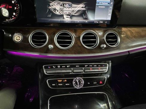 Used 2017 Mercedes-Benz E 400 4MATIC Wagon image 47