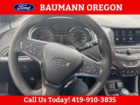Used 2019 Chevrolet Cruze LT w/ Convenience Package FWD image 19
