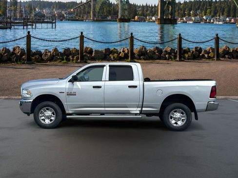Used 2018 RAM 2500 Tradesman w/ Chrome Appearance Group AWD/4WD image 5