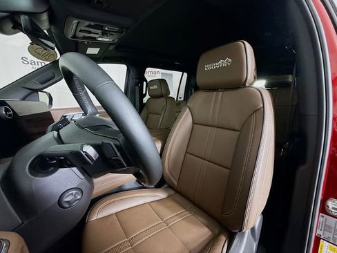 Used 2025 Chevrolet Suburban High Country image 24