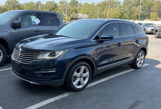 Used 2017 Lincoln MKC Premiere FWD image 2
