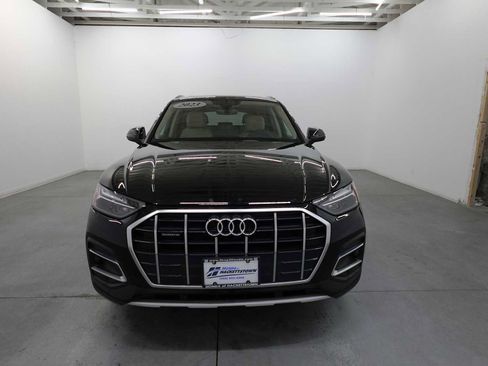 Used 2023 Audi Q5 2.0T Premium w/ Convenience Package AWD/4WD image 2