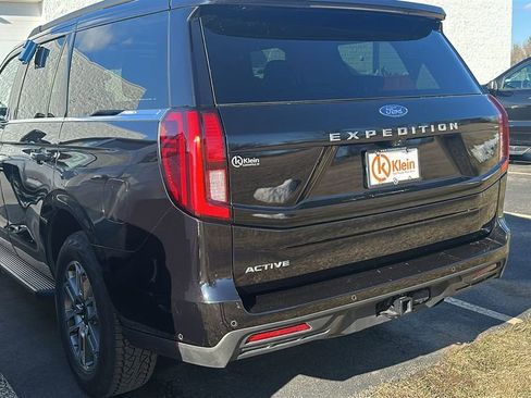 Used 2025 Ford Expedition Active image 3