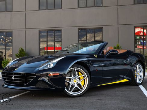 Used 2016 Ferrari California T RWD image 3