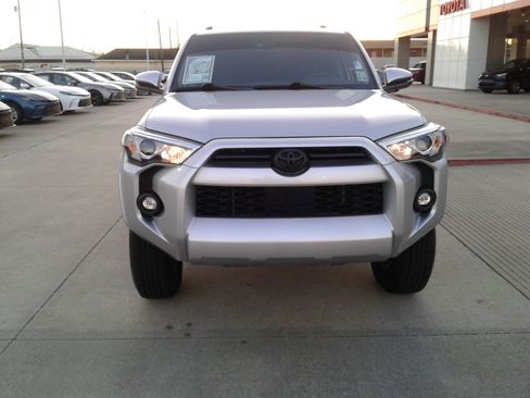 Used 2024 Toyota 4Runner SR5 Premium image 2