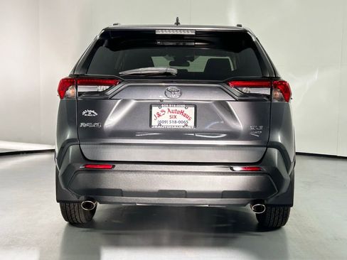 Used 2021 Toyota RAV4 XLE image 6