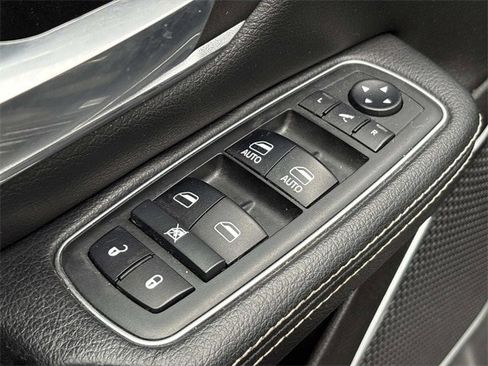 Used 2019 RAM 1500 Laramie image 26