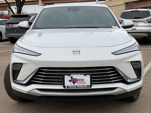 Used 2025 Buick Envista Preferred image 3