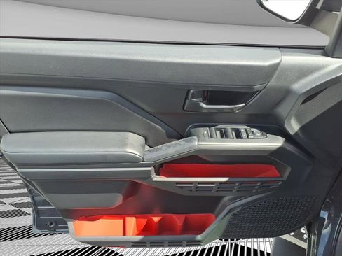 Used 2025 Toyota Tacoma SR image 20