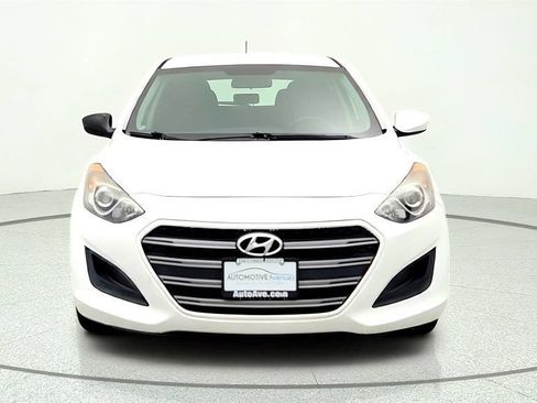 Used 2016 Hyundai Elantra GT FWD image 2