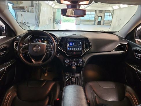 Used 2019 Jeep Cherokee Limited AWD/4WD image 11