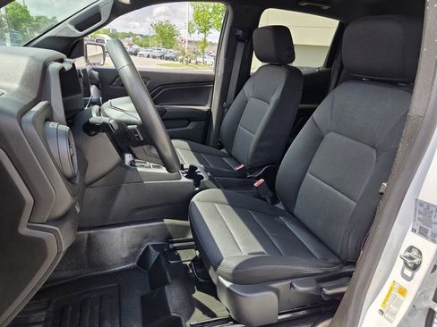 Used 2023 Chevrolet Colorado W/T RWD image 9