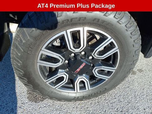 Used 2022 GMC Sierra 2500 AT4 w/ AT4 Premium Plus Package image 4