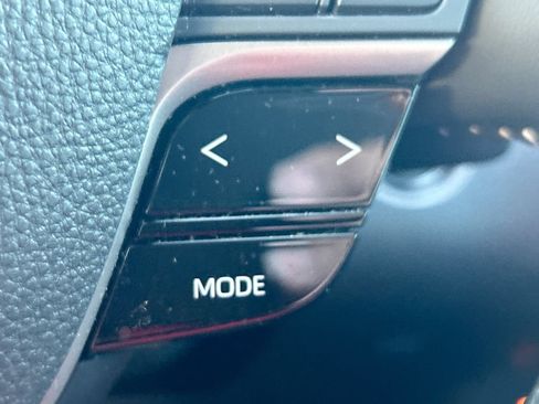 Used 2025 Toyota Camry SE FWD image 17