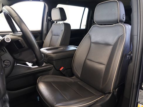 Used 2023 Chevrolet Suburban Premier RWD image 10