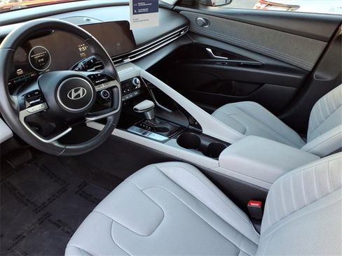 Certified 2025 Hyundai Elantra Limited image 15