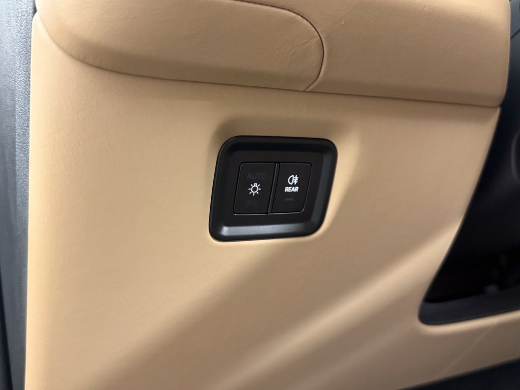 Certified 2024 Porsche Cayenne AWD/4WD image 27