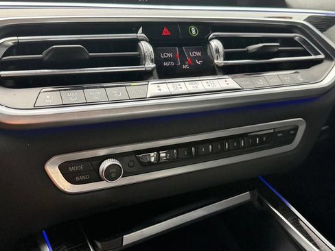 Used 2020 BMW X7 xDrive40i w/ M Sport Package AWD/4WD image 19
