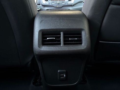 Used 2024 GMC Terrain SLE FWD image 12