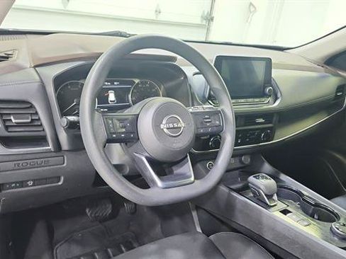 Used 2023 Nissan Rogue S AWD/4WD image 17