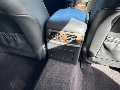 Used 2015 INFINITI Q70 L 3.7 w/ Deluxe Touring Package image 9