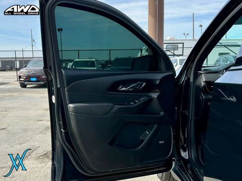 Used 2023 Chevrolet Traverse RS w/ LPO, Floor Liner Package AWD/4WD image 12