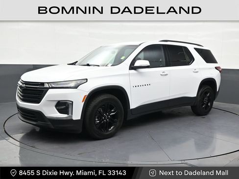 Used 2023 Chevrolet Traverse LT FWD image 1