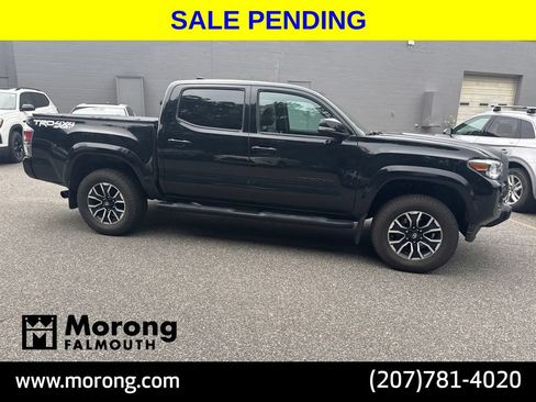 Used 2022 Toyota Tacoma TRD Sport w/ TRD Premium Sport Package AWD/4WD image 4
