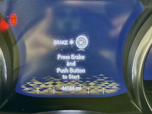 Used 2022 Jeep Wrangler Unlimited Sahara w/ Cold Weather Group image 16