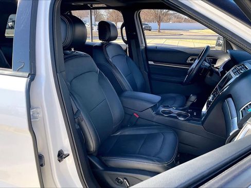 Used 2016 Ford Explorer Limited w/ Equipment Group 301A image 8
