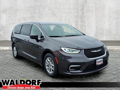 Used 2023 Chrysler Pacifica Touring-L