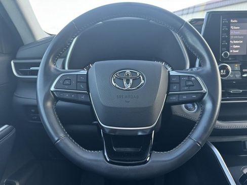 Certified 2021 Toyota Highlander XLE image 28