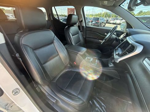 Used 2023 GMC Acadia SLT FWD image 24