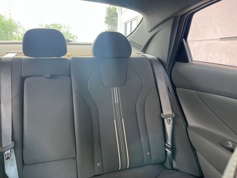 Used 2025 Hyundai Elantra SEL image 39