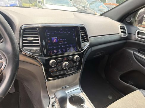 Used 2020 Jeep Grand Cherokee Altitude RWD image 29