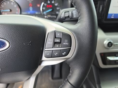 Used 2024 Ford Explorer XLT RWD image 35