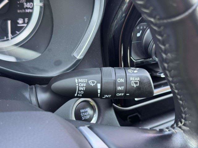 Used 2021 Toyota Highlander XLE AWD/4WD image 27