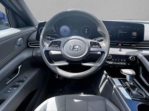 Used 2023 Hyundai Elantra SEL w/ Convenience Package FWD image 7