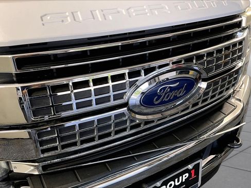 Used 2018 Ford F250 XL w/ Power Equipment Group AWD/4WD image 27