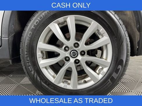 Used 2019 Nissan Rogue SV image 11